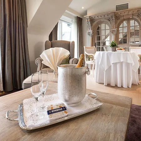 Manoir Du Dragon Hotel 4*